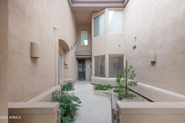 Foto del edificio - 16420 N Thompson Peak Pkwy