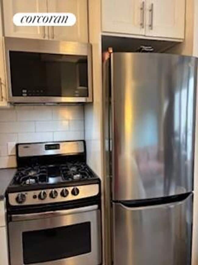 Building Photo - 821 9th Ave