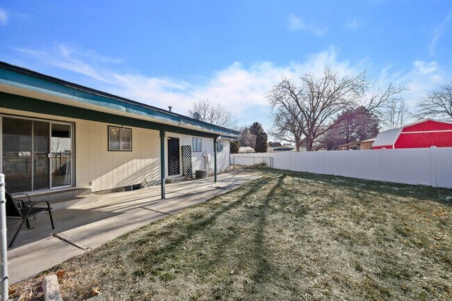 Building Photo - 1642 Bel-Air Cir