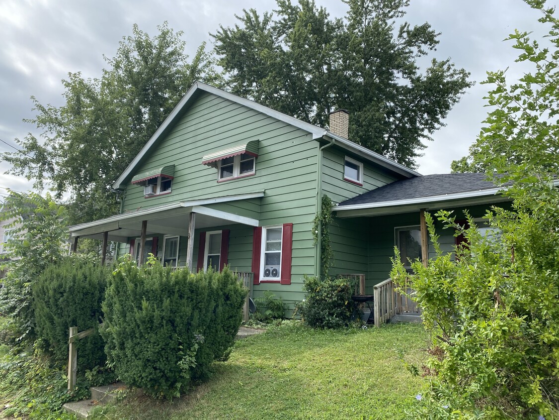 Primary Photo - 815 Warren Ave