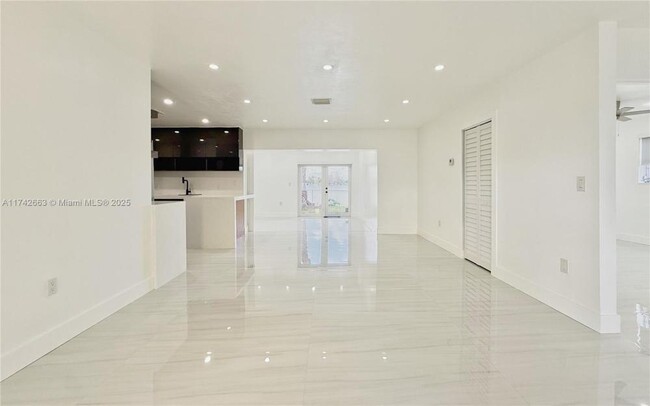 Foto del edificio - 4 bedroom in Pembroke Pines FL 33024