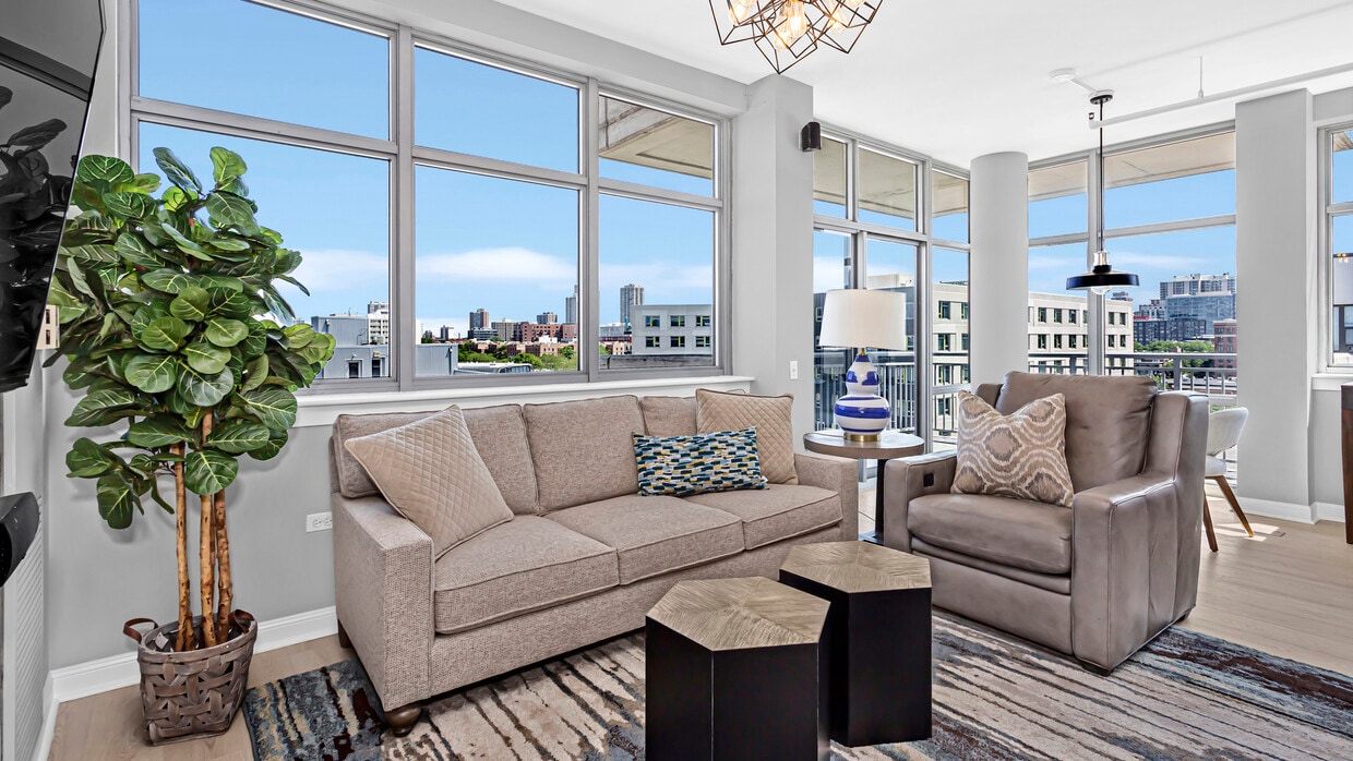 Photo - 511 W Division St (Chicago, IL)