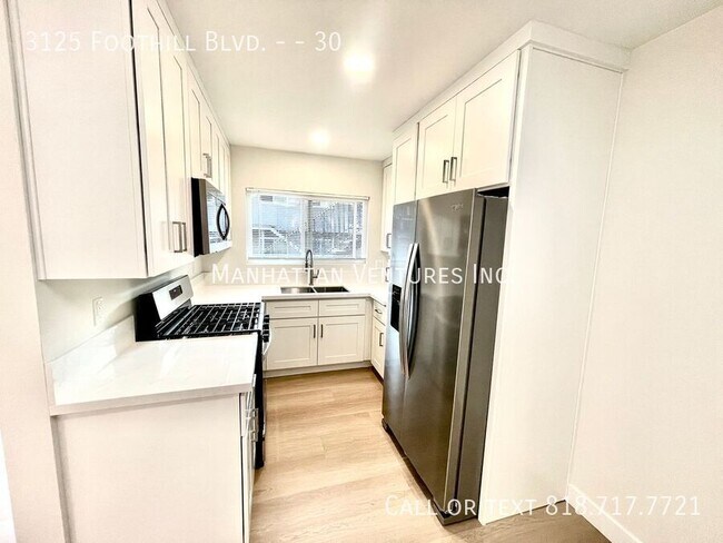 Foto del edificio - 3125 Foothill Blvd