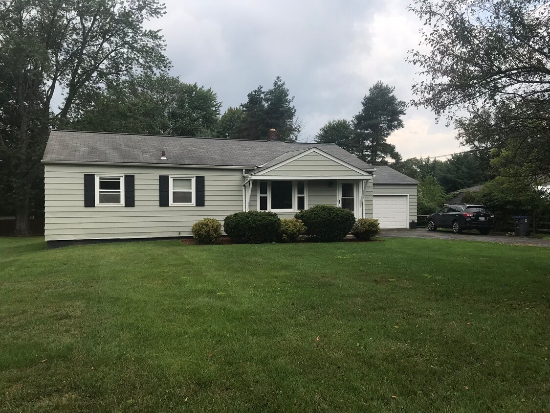 Primary Photo - 5028 Lake Vista Dr
