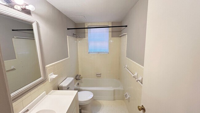 Foto del edificio - 2549 Glenmary Ave