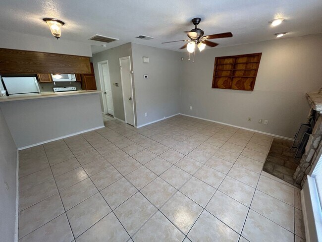 Foto del edificio - **APPLICATION RECEIVED** **MOVE-IN SPECIAL...