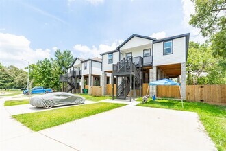Building Photo - 618 Maple Way