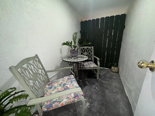Building Photo - 9625 SW 163rd Pl