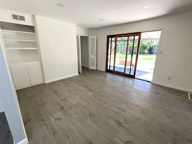 Foto del edificio - 3736 Orangerie Way