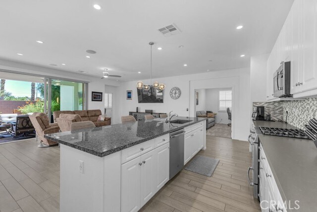 Foto del edificio - 50880 Monterey Cyn Dr