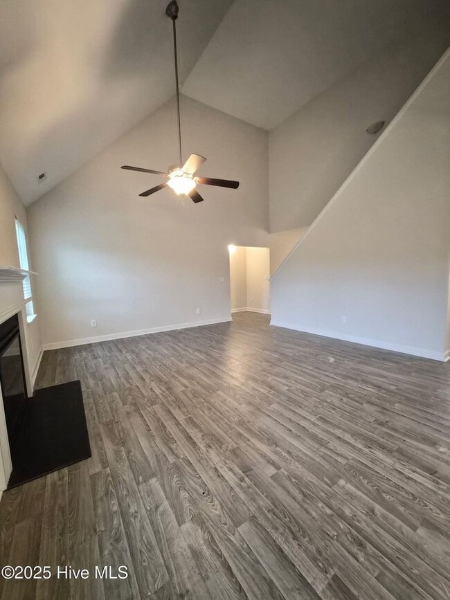 Foto del edificio - 616 Riggs Rd