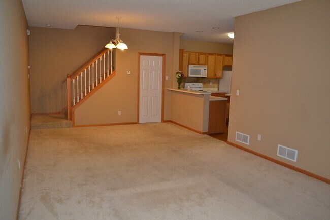 Foto del edificio - Spacious Townhome *2Bed+Loft/1.5Bath*1632 ...