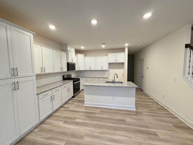 Foto del edificio - Mebane / Townhouse