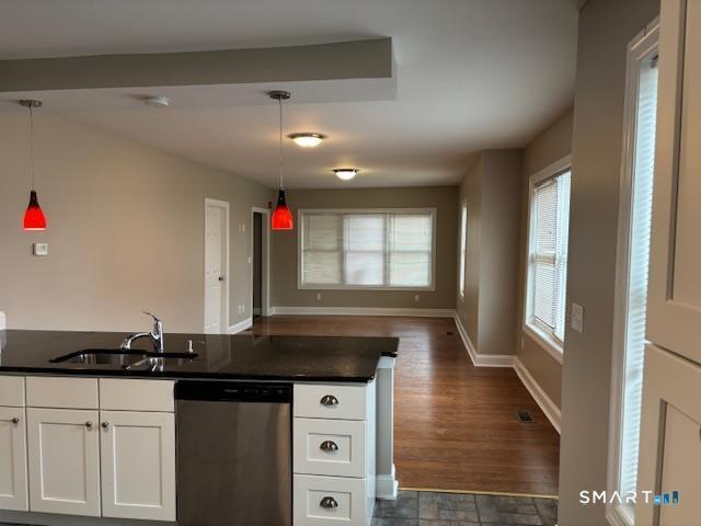 Building Photo - 161 Post Rd