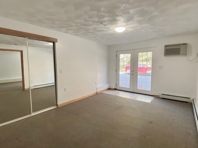 Building Photo - 48 A Rosewood Dr