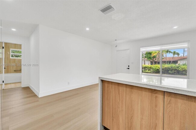 Foto del edificio - 1611 NE 50th Ct