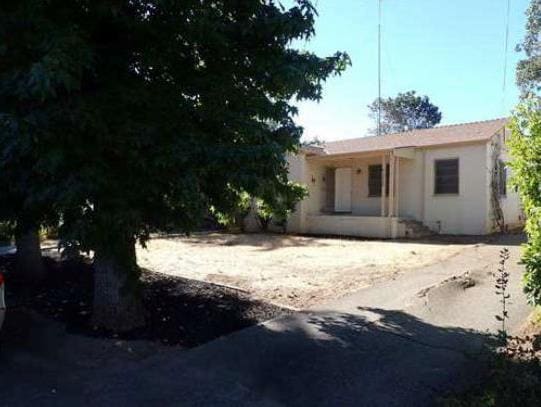 Building Photo - 14486 Oak Pl