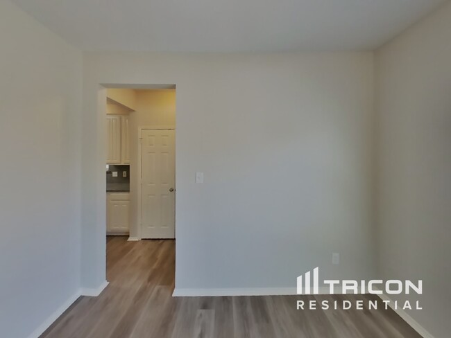 Foto del edificio - 8525 Clearbrook Dr