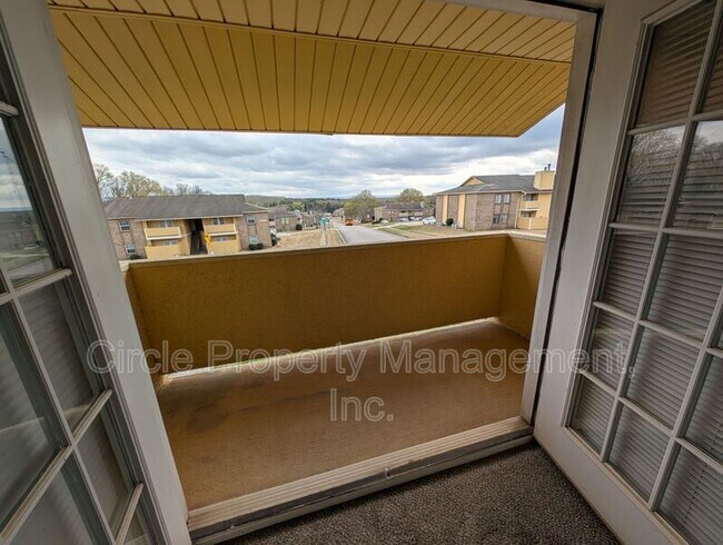 Building Photo - 4101 Hunters Ridge Dr SW