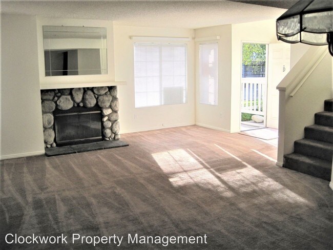 Building Photo - 3 br, 2.5 bath House - 168 W Walnut Ave #D