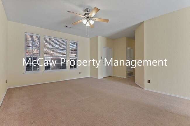 Foto del edificio - 5116 Meridian Ln