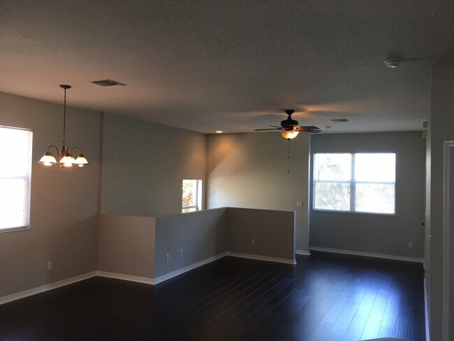 Building Photo - 3044 Grandiflora Dr