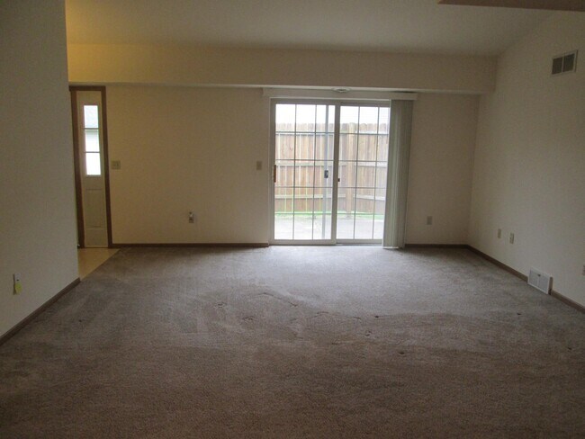 Building Photo - 5022 Paulson Ct