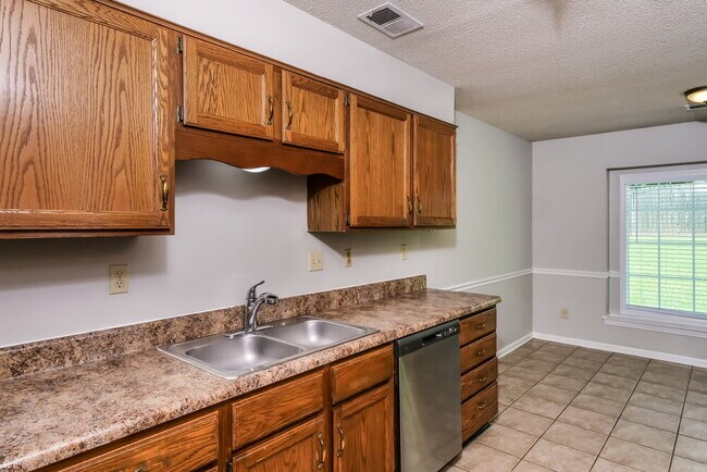 Building Photo - 8418 Ridge Fall Cove