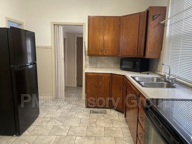 Foto del edificio - 1000 SW College Ave