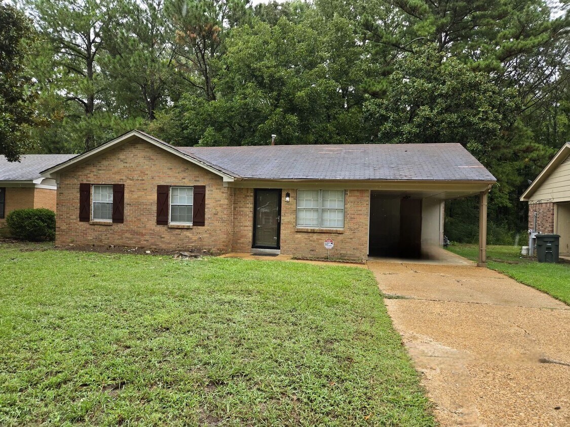 Primary Photo - 4 Success is now offering this spacious 3 ...