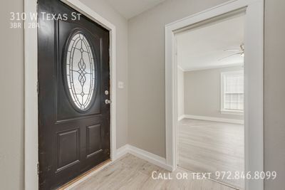 Foto del edificio - 310 W Texas St