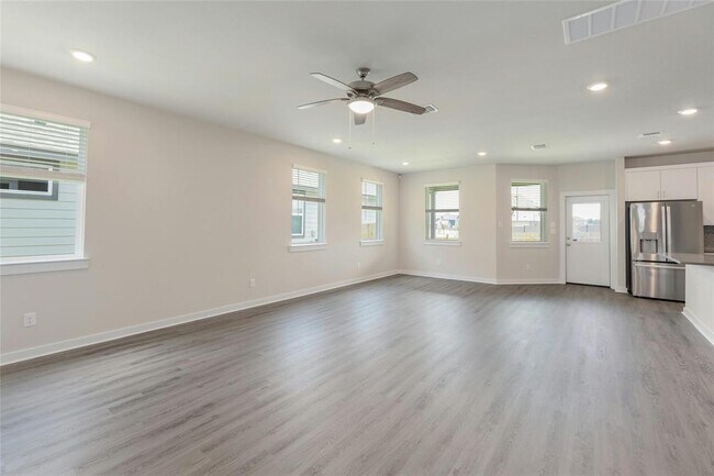 Foto del edificio - 512 Clearlake Dr