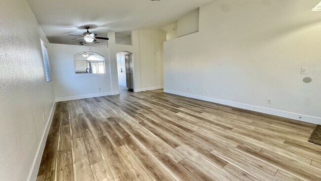 Foto del edificio - Beautiful Single Story Home Ready for Imme...