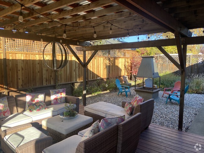 Building Photo - 339 Pollard Way