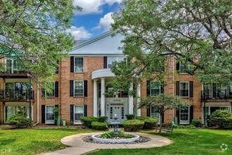 Building Photo - 5300 Carriage Way Dr