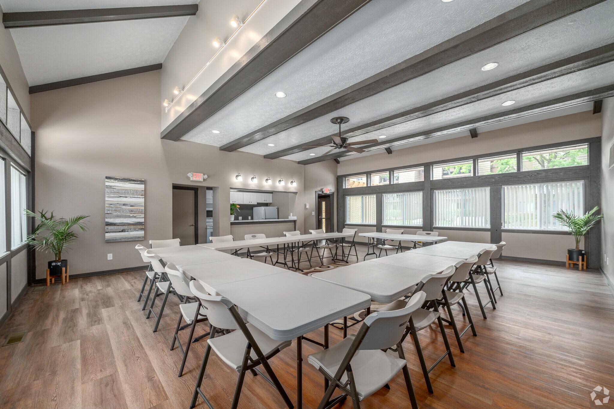 Village in the Park Apartments – photo 5
