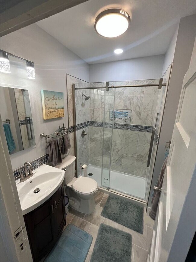 Building Photo - Great FULLY FURNISHED home!