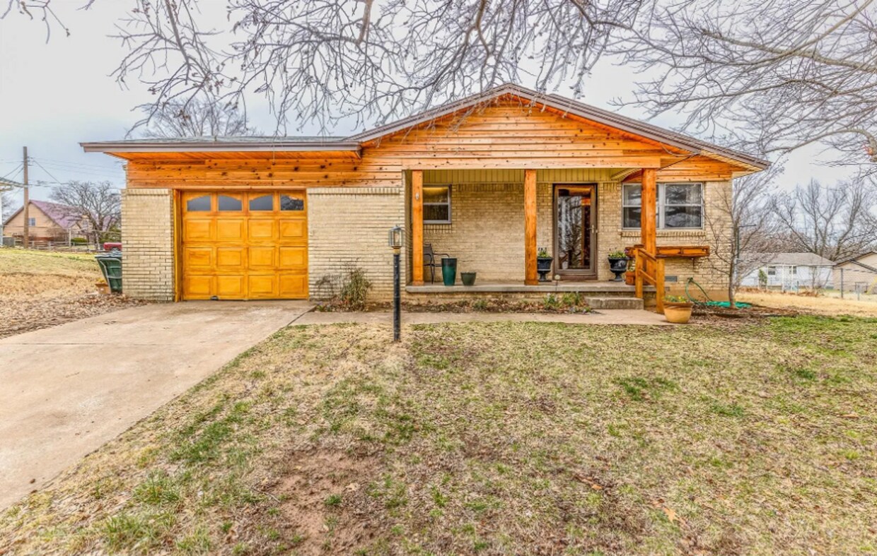 Foto principal - 3 Bed 1.5 Bath in Sand Springs!