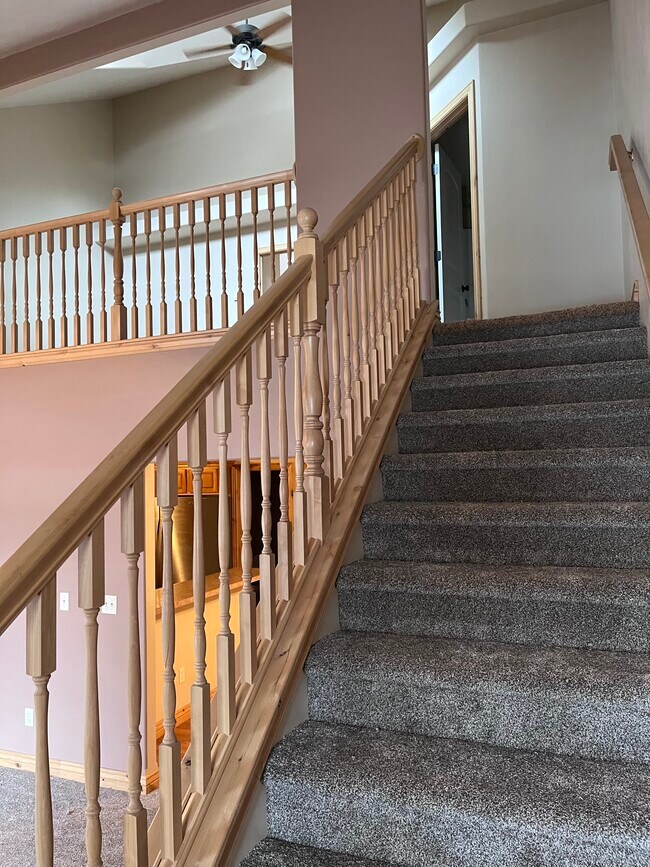 Foto del edificio - 524 E Broadway St