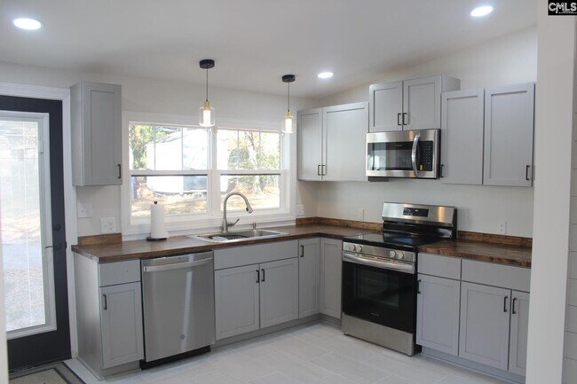 Foto del edificio - 955 Laurie Ln