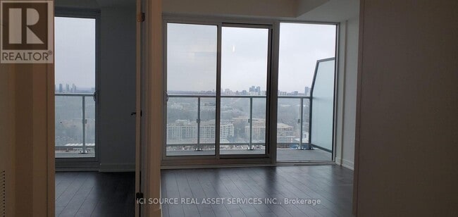 Photo du bâtiment - 50-2250 O'Neill Rd