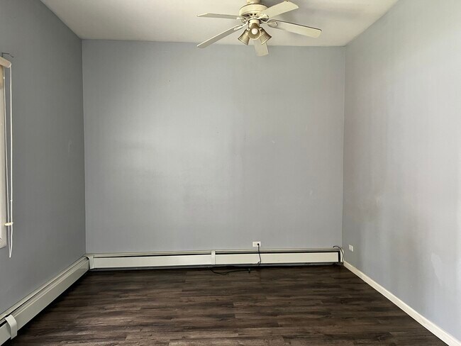 Building Photo - 2645 W 43rd St
