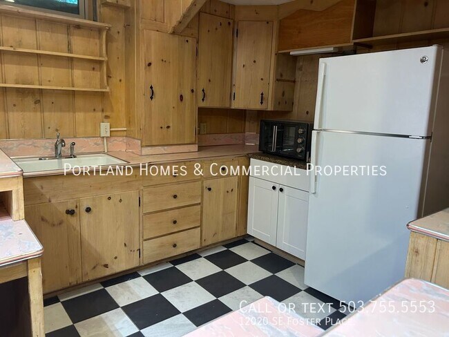 Foto del edificio - 2-Bedroom Basement ADU in Beautiful Forest...