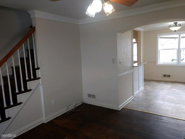 Building Photo - 2 br, 1 bath House - 1606 Manor Rd