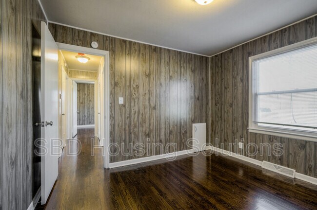 Foto del edificio - 6508 N Harrison St