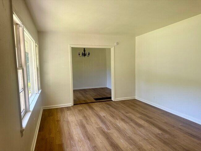 Foto del edificio - 4528 Sims St