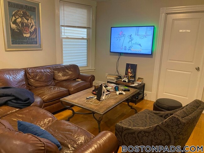 Building Photo - 125 Princeton St