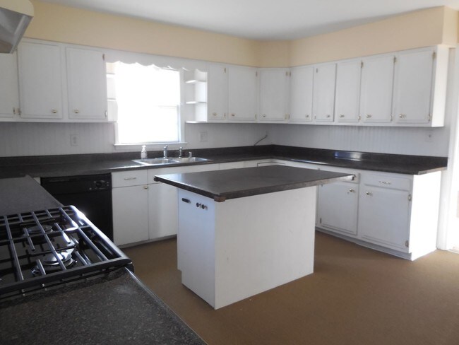 Building Photo - 4 br, 2 bath House - 6401 Shirley Ave.