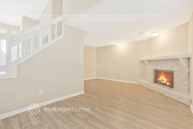 Foto del edificio - 659 N Wood Path Dr