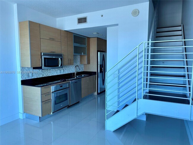 Foto del edificio - 60 SW 13th St